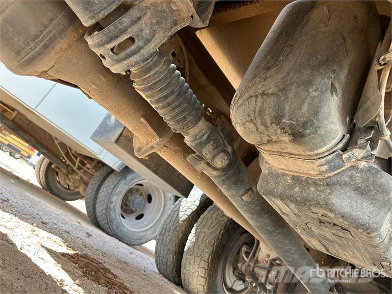 Ford F-350 플랫베드/드롭사이드 트럭