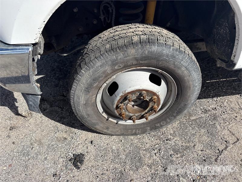 Ford F-350 Platós / Ponyvás teherautók