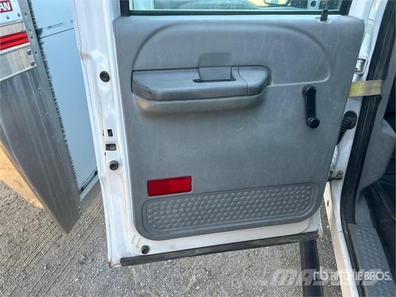 Ford F-350 Camiones de cama baja