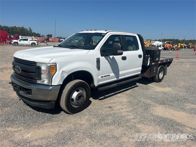Ford F-350 Tovornjaki s kesonom/platojem