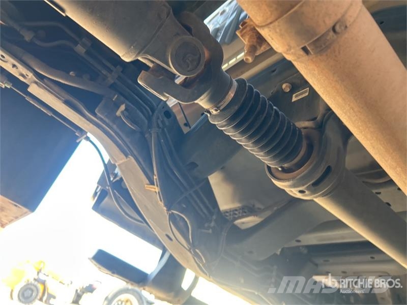 Ford F-350 شاحنات مسطحة/مفصلية الجوانب