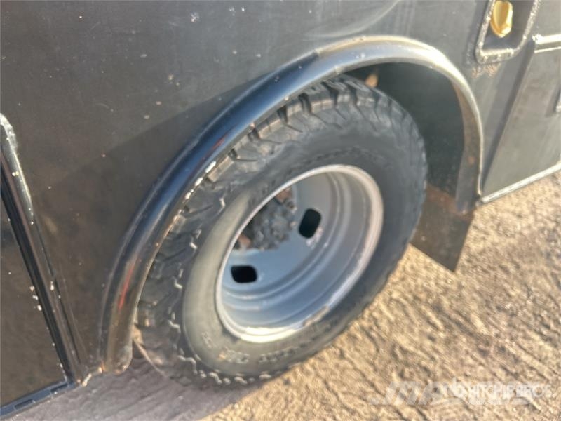 Ford F-350 شاحنات مسطحة/مفصلية الجوانب