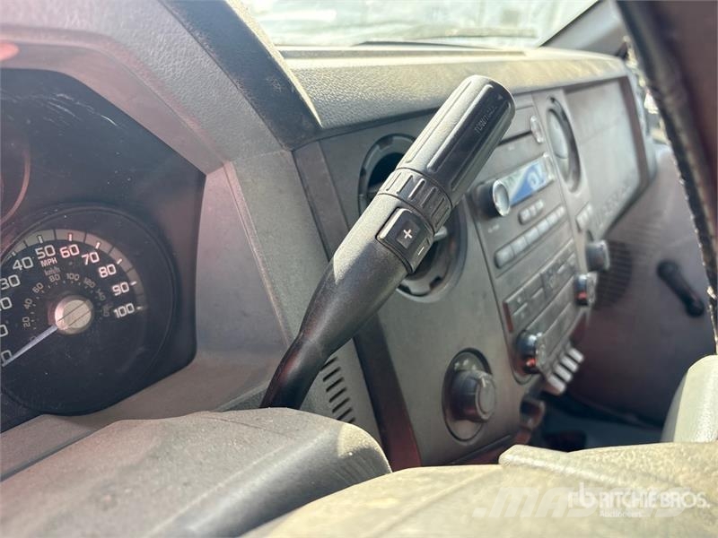 Ford F-350 Kabiny i wnętrze
