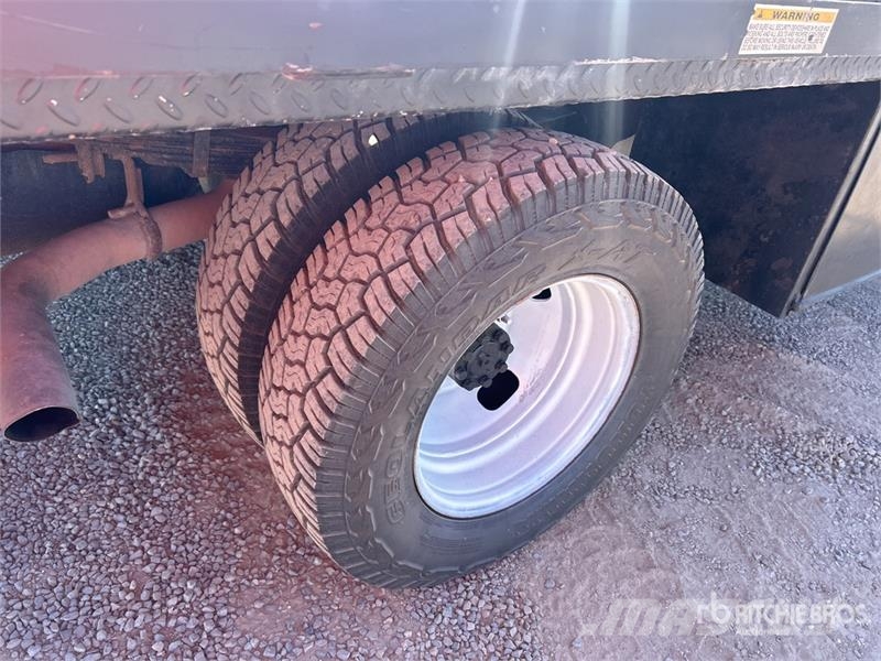 Ford F-350 Flatbed / Dropside trucks