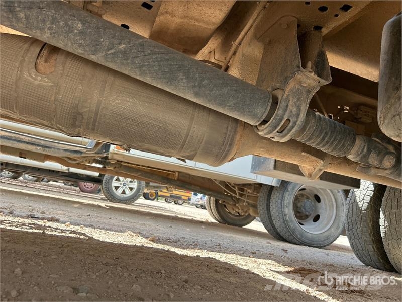 Ford F-350 플랫베드/드롭사이드 트럭