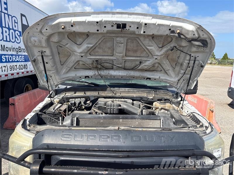 Ford F-350 Kabiny i wnętrze
