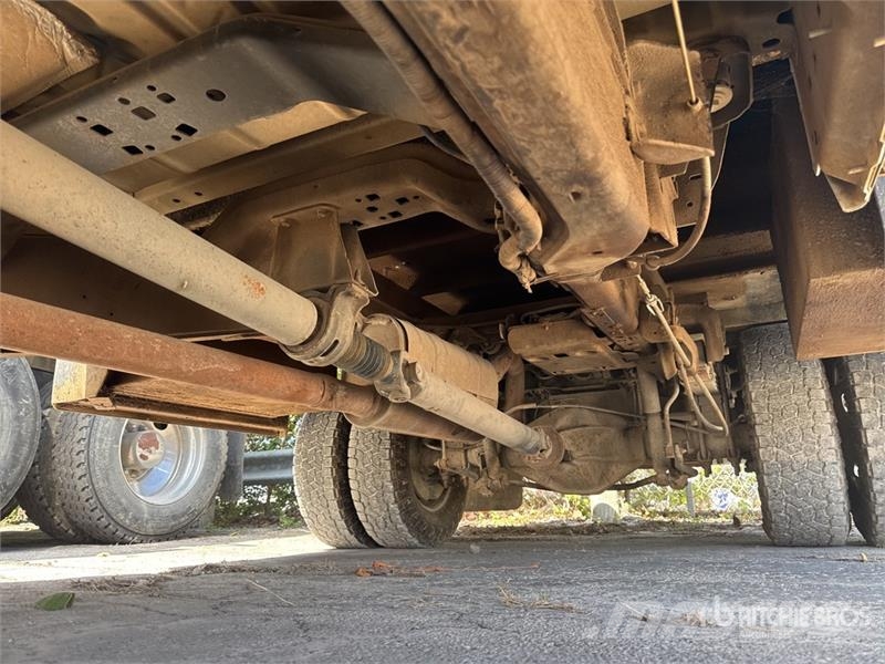 Ford F-350 平ボディー