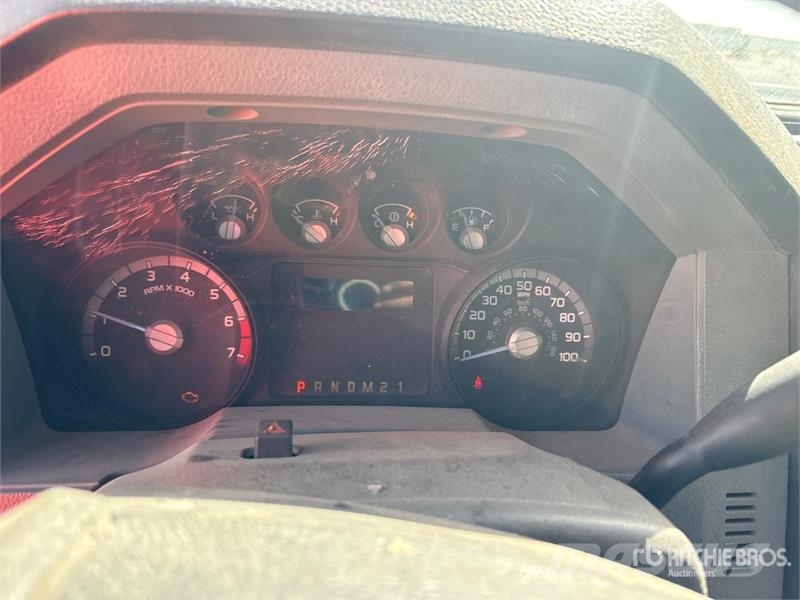 Ford F-350 Kabiny i wnętrze