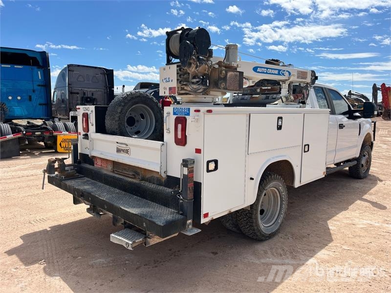 Ford F-350 시립/다목적 차량