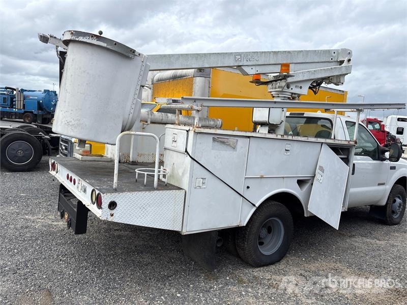 Ford F-350 Truck mounted platforms