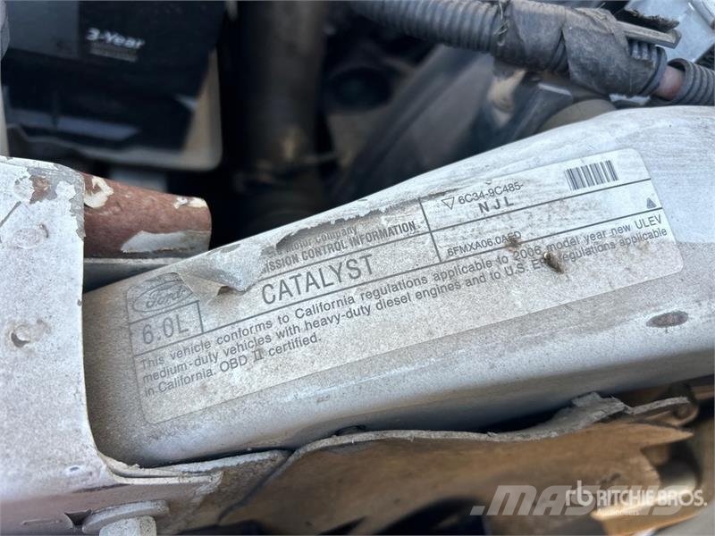 Ford F-350 Camiones de cama baja
