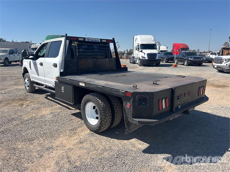 Ford F-350 Flatbed / Dropside trucks