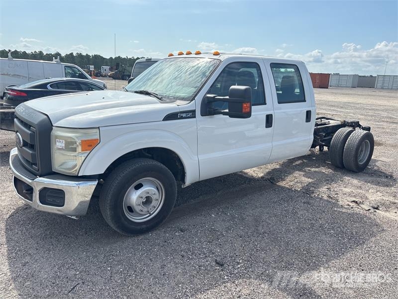 Ford F-350 Ohjaamot ja sisustat