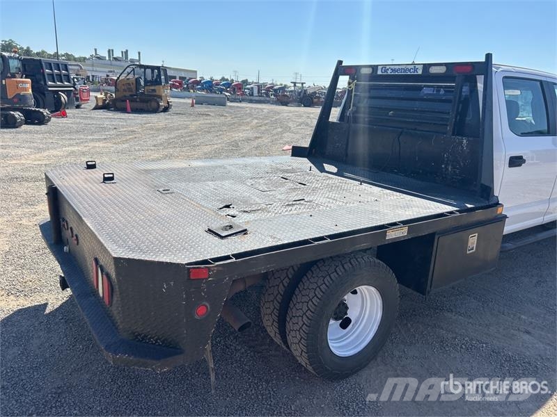 Ford F-350 Flatbed / Dropside trucks