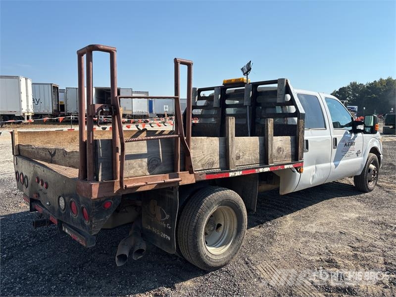 Ford F-350 Tovornjaki s kesonom/platojem