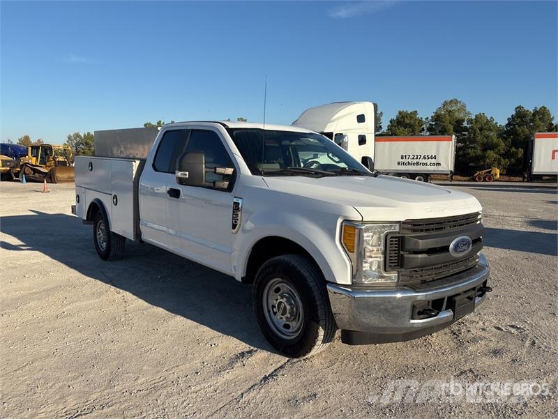 Ford F-350 ピックアップ／ドロップサイド