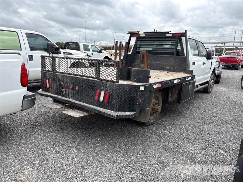 Ford F-350 Tovornjaki s kesonom/platojem