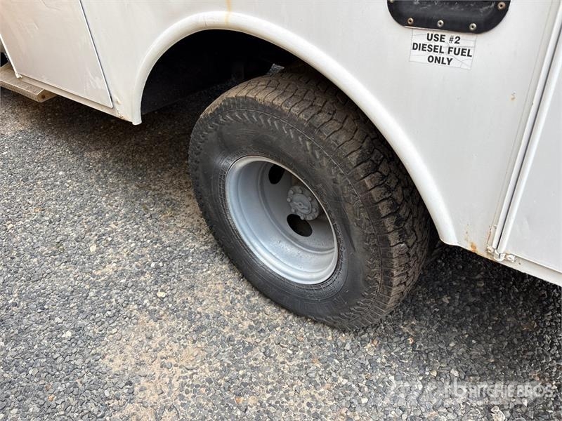 Ford F-350 Truck mounted platforms