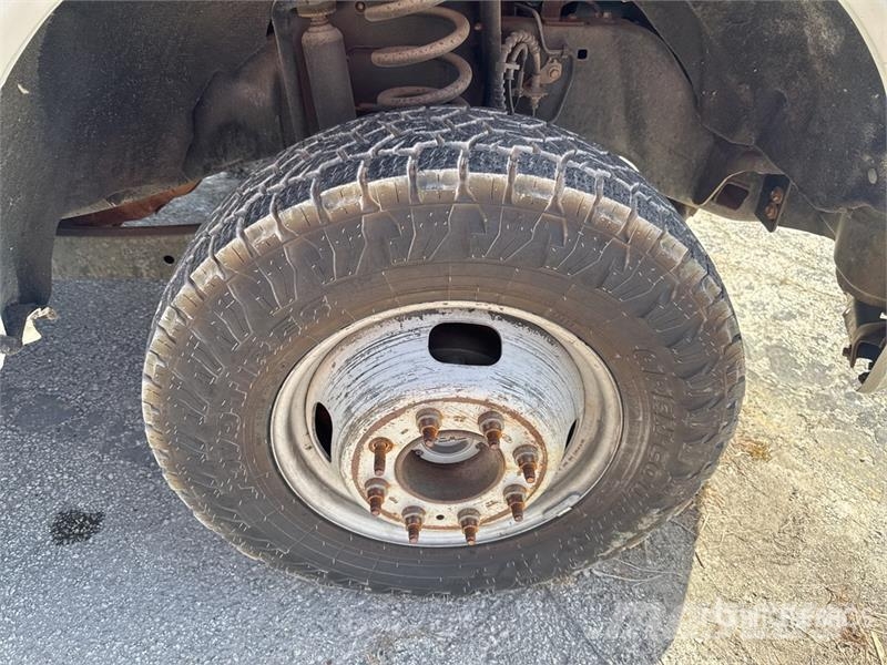 Ford F-350 平ボディー