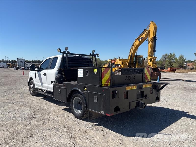 Ford F-350 Ciężarówki typu Platforma / Skrzynia