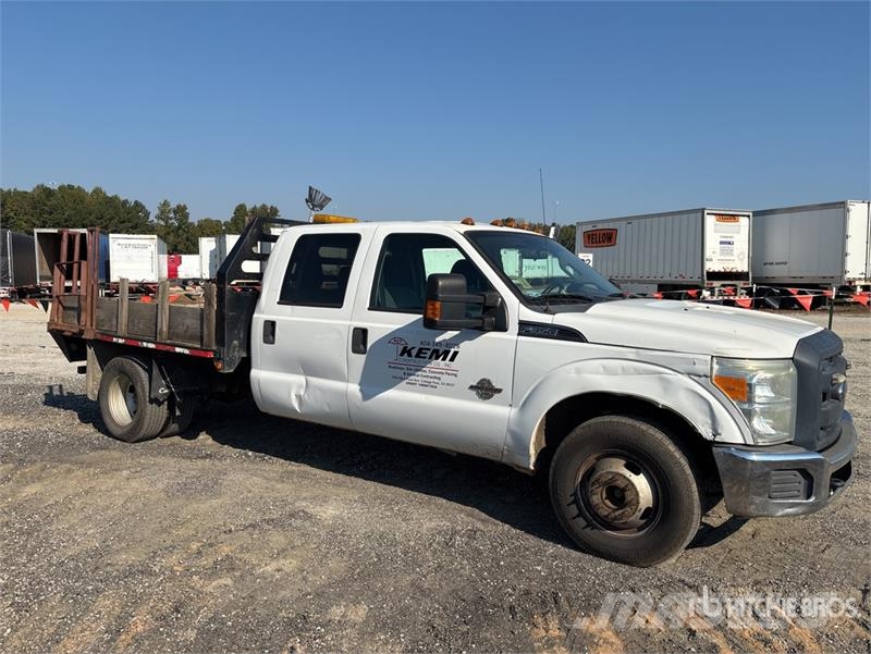 Ford F-350 Tovornjaki s kesonom/platojem