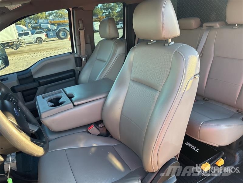 Ford F-350 ピックアップ／ドロップサイド