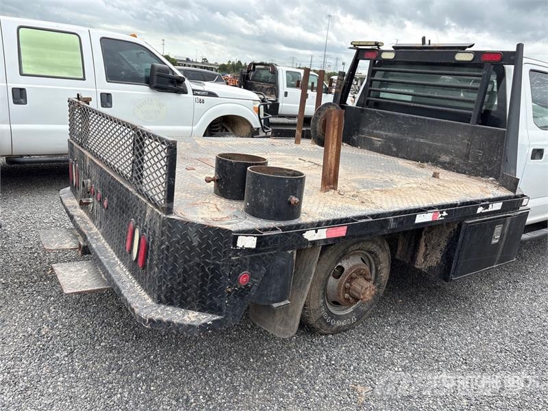 Ford F-350 Tovornjaki s kesonom/platojem
