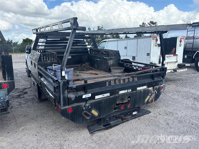 Ford F-350 Camiones de cama baja