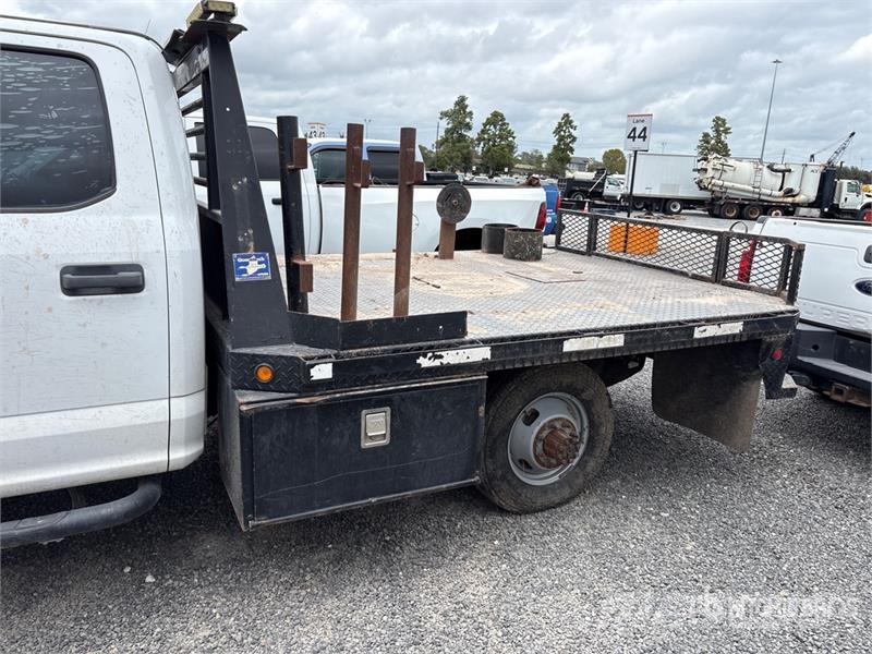 Ford F-350 Tovornjaki s kesonom/platojem