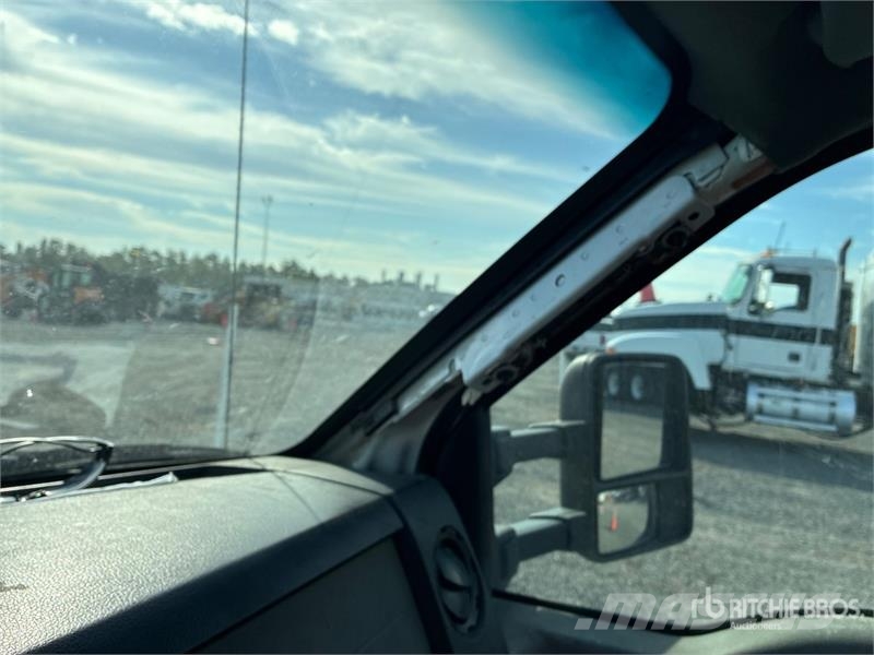 Ford F-350 Flatbed / Dropside trucks