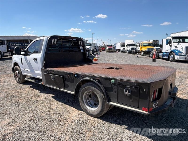 Ford F-350 Tovornjaki s kesonom/platojem