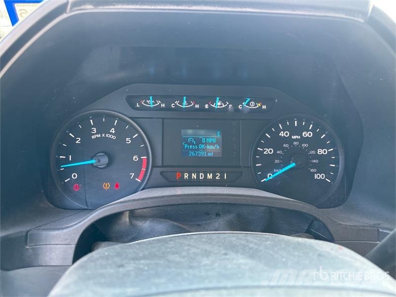 Ford F-350 Cabins and interior