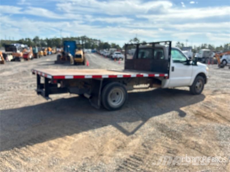 Ford F-350 Flatbed / Dropside trucks