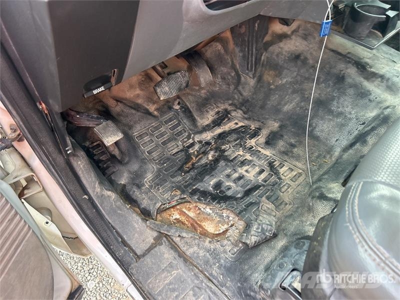 Ford F-350 Pritschenwagen/Pritschenwagen mit Seitenklappe