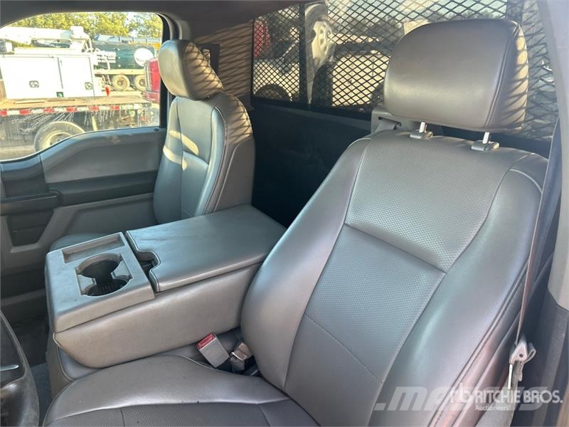 Ford F-350 Tovornjaki s kesonom/platojem