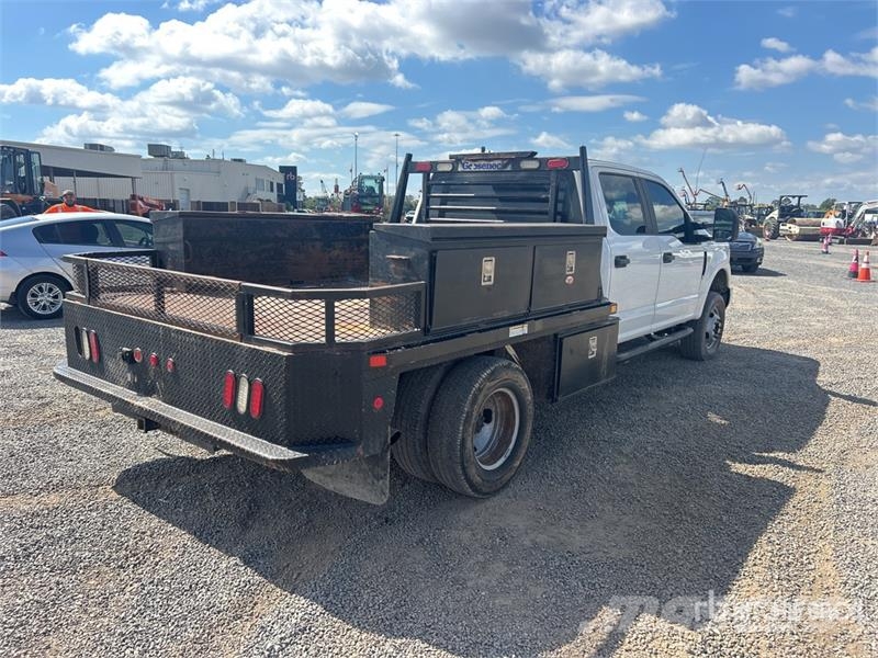 Ford F-350 Camion plateau