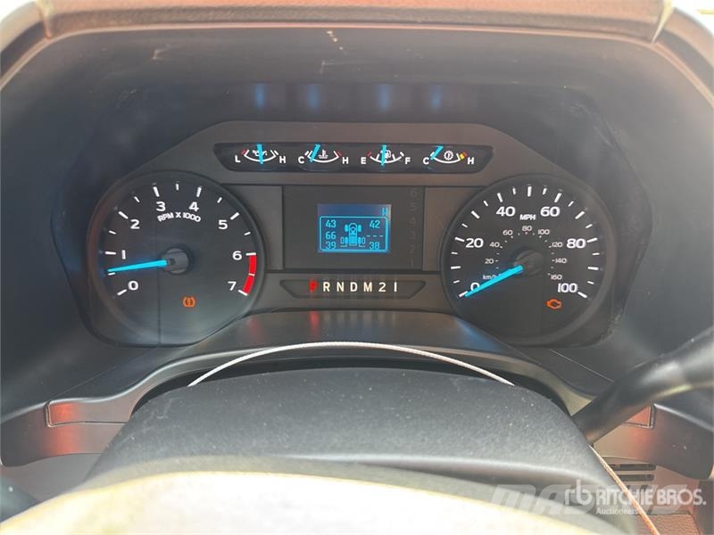 Ford F-350 平ボディー
