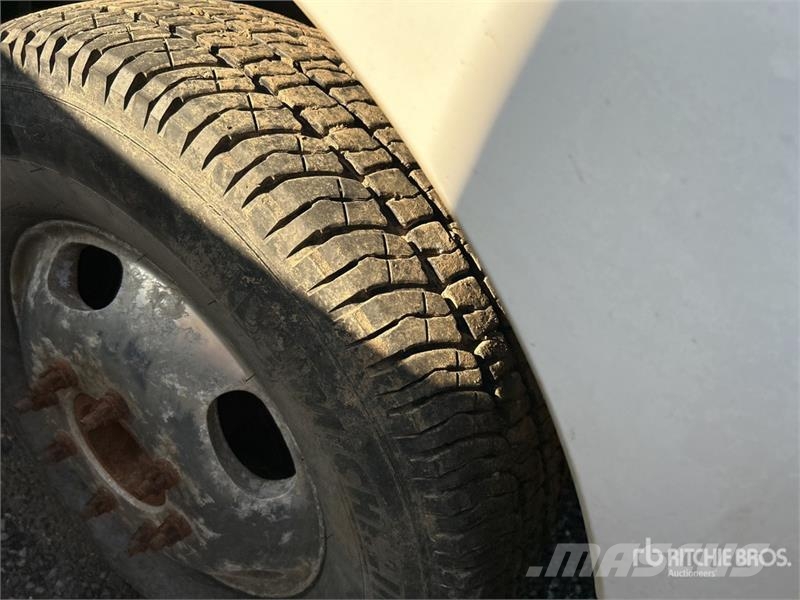 Ford F-350 Вантажівки-платформи/бокове розвантаження