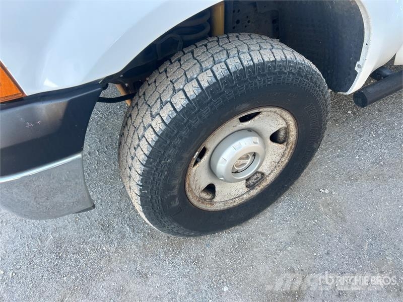 Ford F-350 Camiones de cama baja