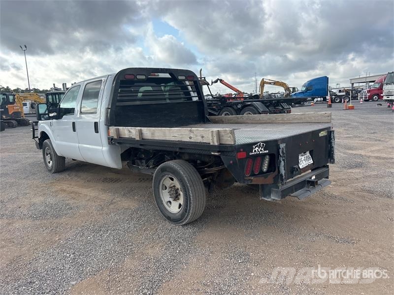 Ford F-350 Pritschenwagen/Pritschenwagen mit Seitenklappe