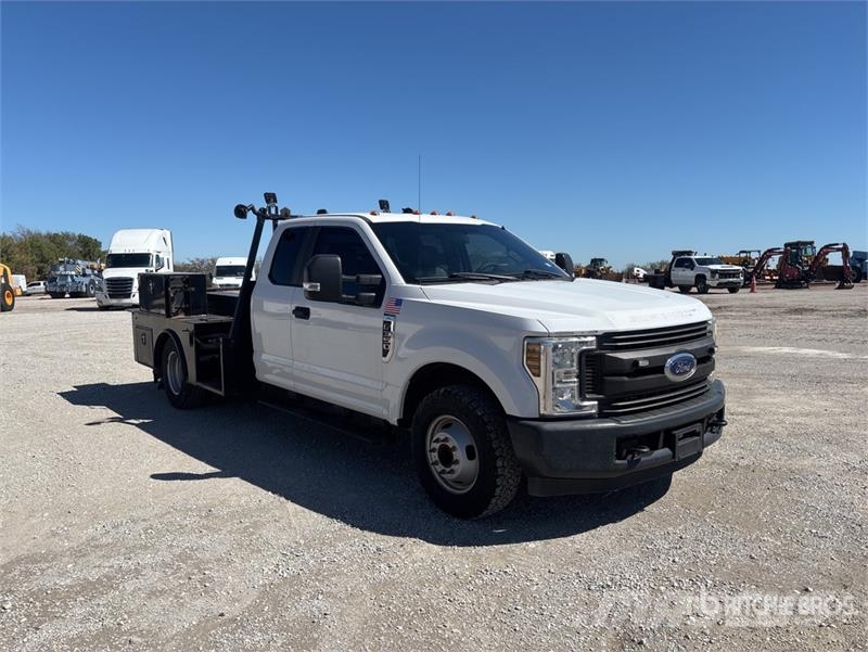 Ford F-350 Ciężarówki typu Platforma / Skrzynia