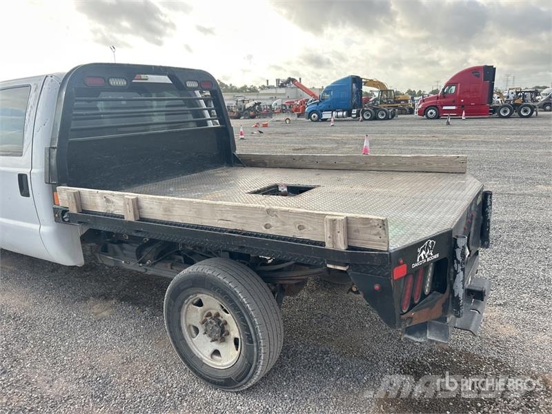 Ford F-350 Pritschenwagen/Pritschenwagen mit Seitenklappe