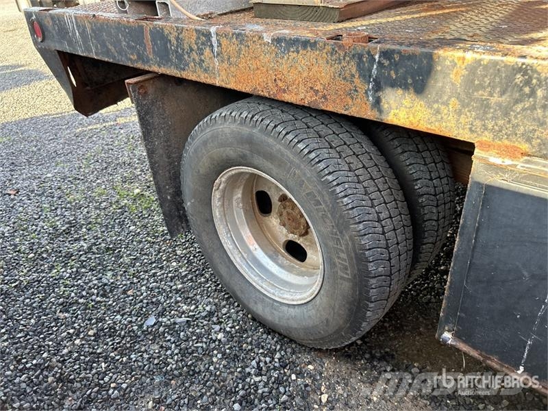 Ford F-350 Вантажівки-платформи/бокове розвантаження