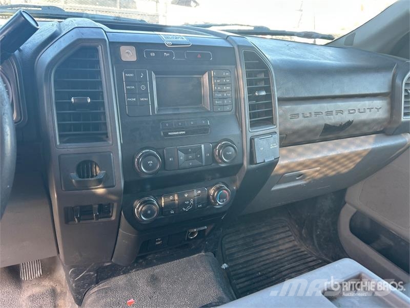 Ford F-350 Tovornjaki s kesonom/platojem