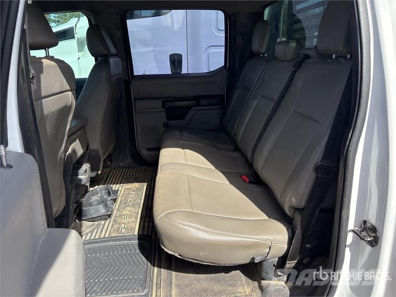Ford F-350 Tovornjaki s kesonom/platojem