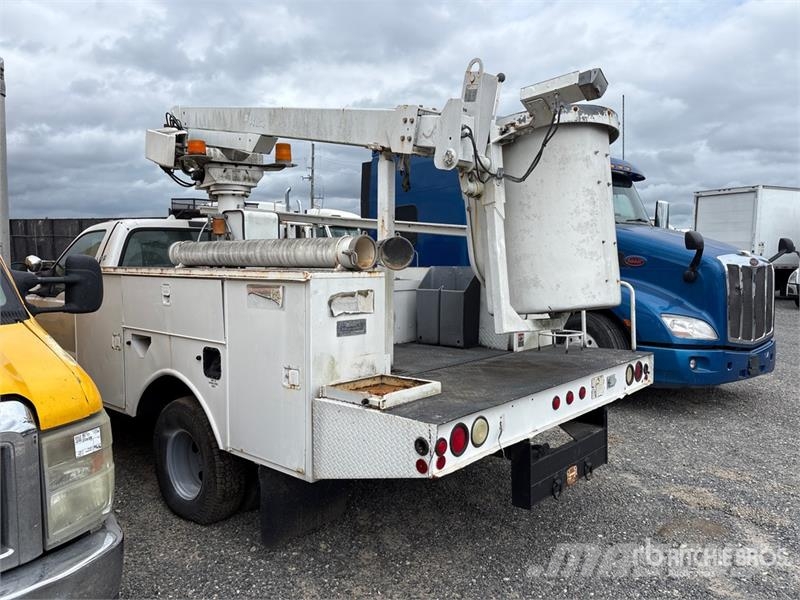 Ford F-350 Truck mounted platforms