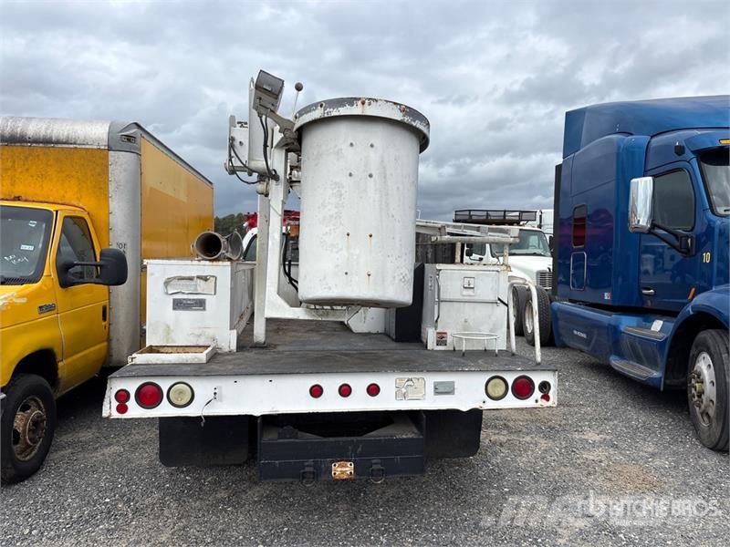 Ford F-350 Truck mounted platforms
