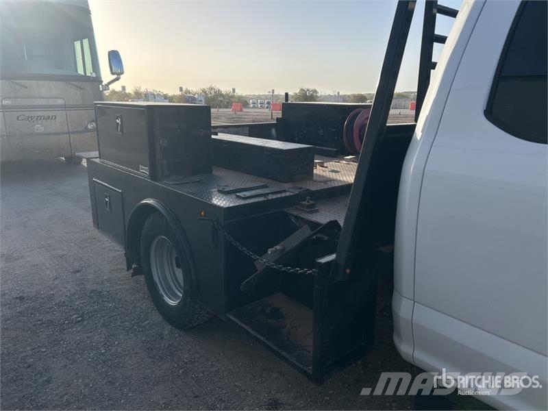 Ford F-350 شاحنات مسطحة/مفصلية الجوانب