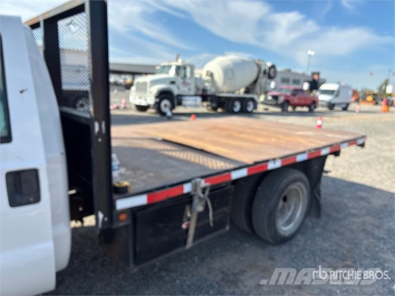 Ford F-350 Flatbed / Dropside trucks