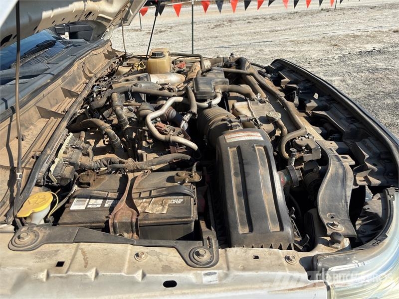 Ford F-350 Tovornjaki s kesonom/platojem
